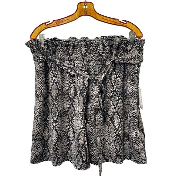 LuLaRoe Ella Paper Bag Shorts Size Large Belted Pull On Snakeskin Print Gray NEW - Picture 2 of 9